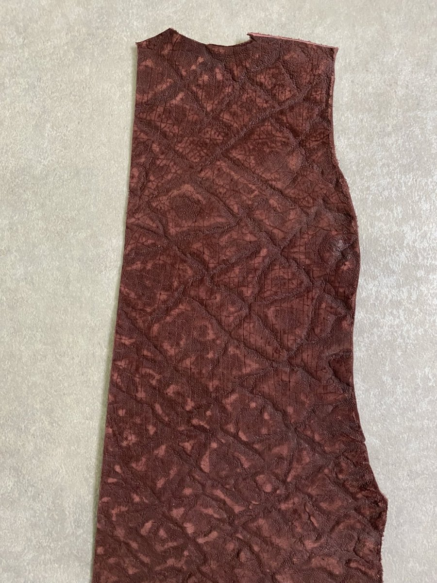 画像2: ヒポポタマス　カバ革　ボルドー　エンボス　ヒポレザー　かば革 ハギレ (2)