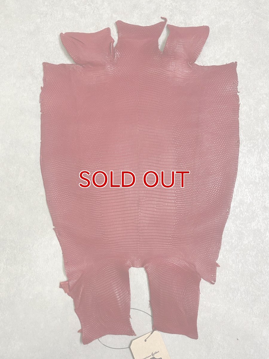 画像1: リザード　トカゲ革　マットレッド　29cm　エキゾチックレザー (1)