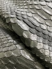 画像5: ダイヤモンドパイソン　ヘビ革　マットブラック  B/C　370cm　蛇革　エキゾチックレザー (5)