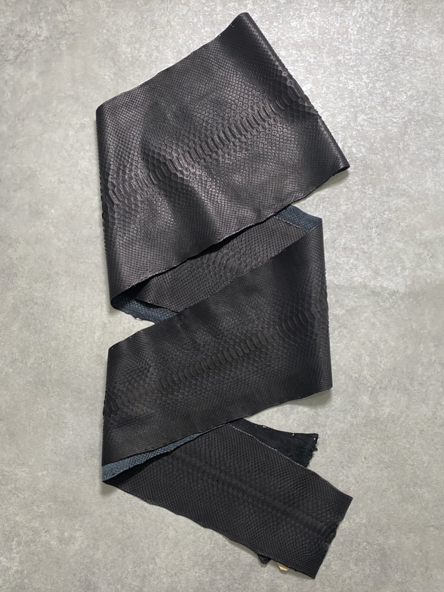 画像1: ダイヤモンドパイソン　ヘビ革　マットブラック  B/C　360cm　蛇革　エキゾチックレザー (1)