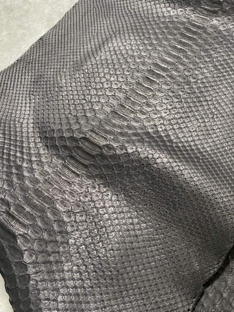 画像4: ダイヤモンドパイソン　ヘビ革　マットブラック  B/C　360cm　蛇革　エキゾチックレザー (4)
