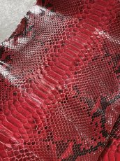 画像4: ダイヤモンドパイソン　ヘビ革　レッド  B/C　264cm　蛇革　エキゾチックレザー (4)