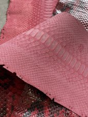 画像6: ダイヤモンドパイソン　ヘビ革　レッド  B/C　264cm　蛇革　エキゾチックレザー (6)