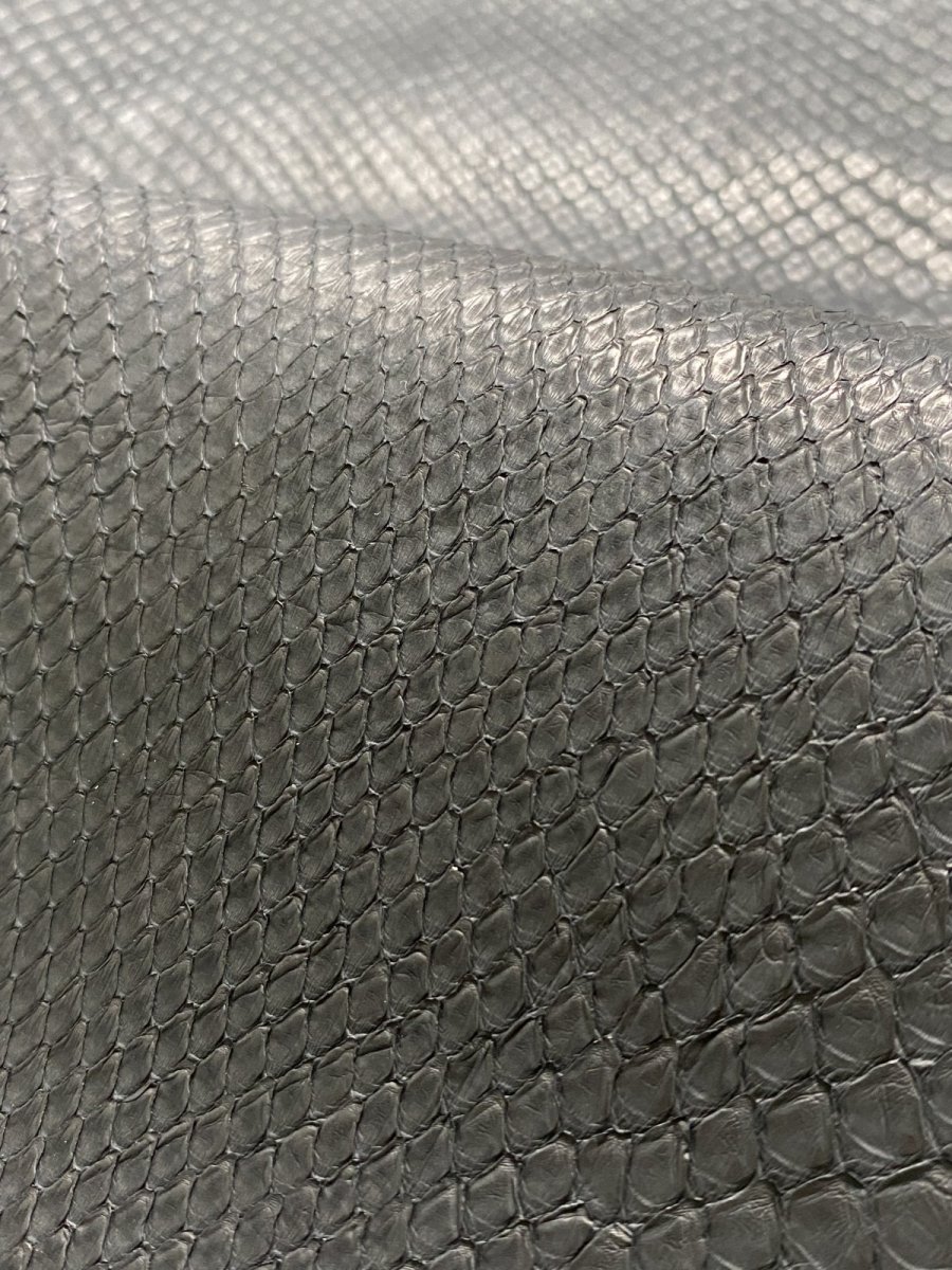 画像4: ダイヤモンドパイソン　ヘビ革　マットブラック  F/C　345cm　蛇革　エキゾチックレザー (4)