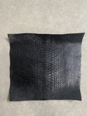 画像1: パイソンレザー　ヘビ革　ラメブラック　ハギレ (1)