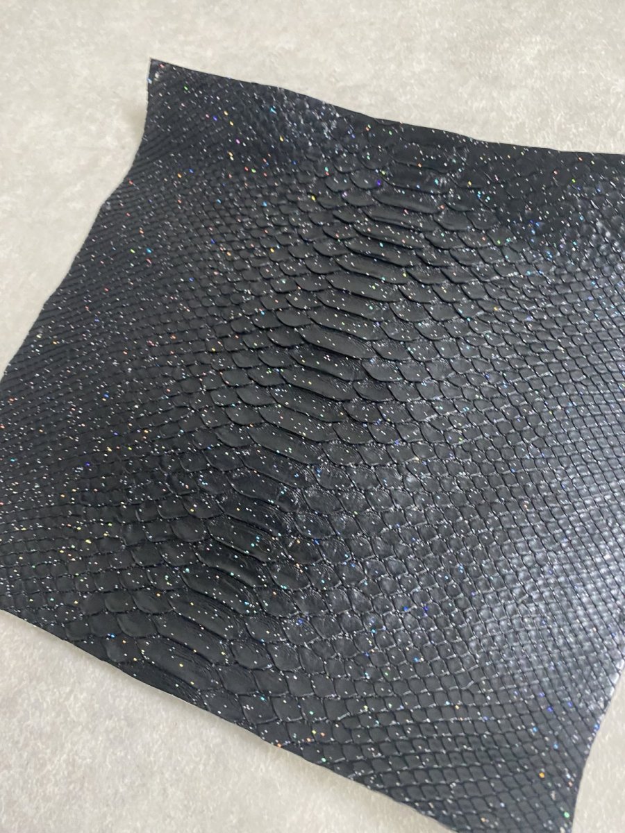 画像2: パイソンレザー　ヘビ革　ラメブラック　ハギレ (2)