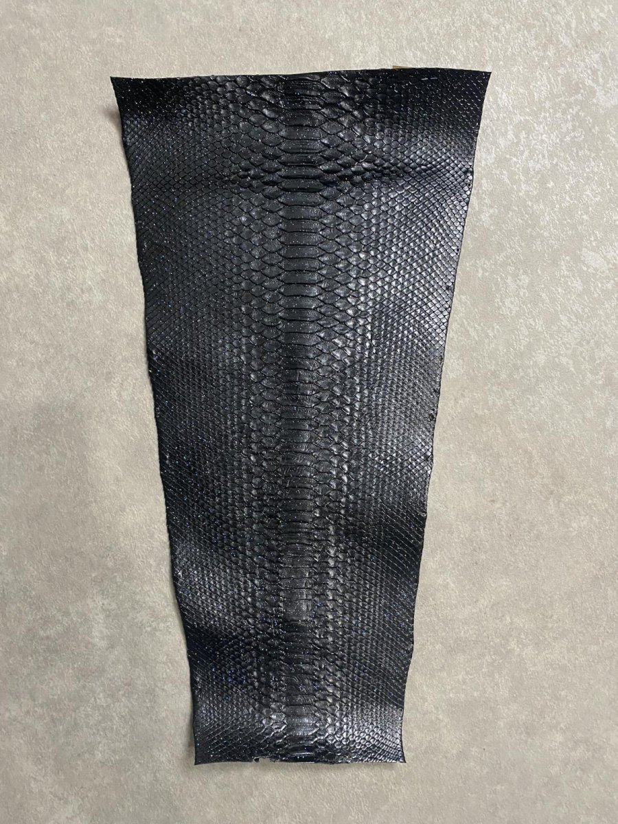 画像1: パイソンレザー　ヘビ革　ラメブラック　ハギレ (1)