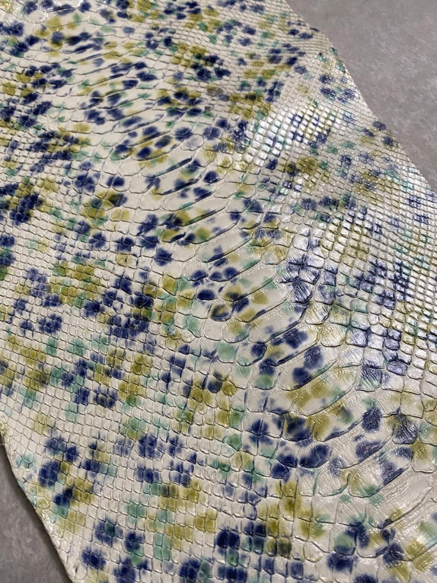 画像2: パイソンレザー　ヘビ革　ドット柄　ハギレ (2)
