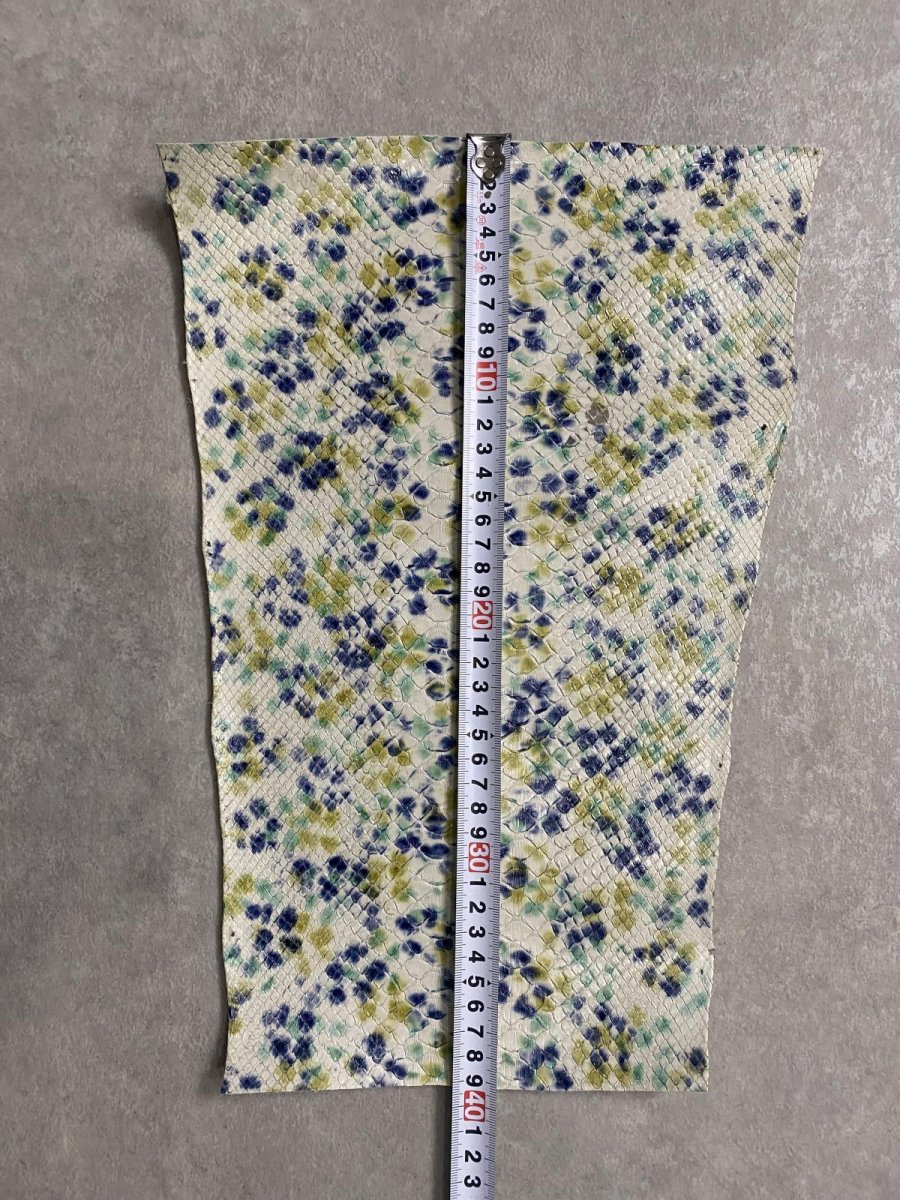 画像3: パイソンレザー　ヘビ革　ドット柄　ハギレ (3)