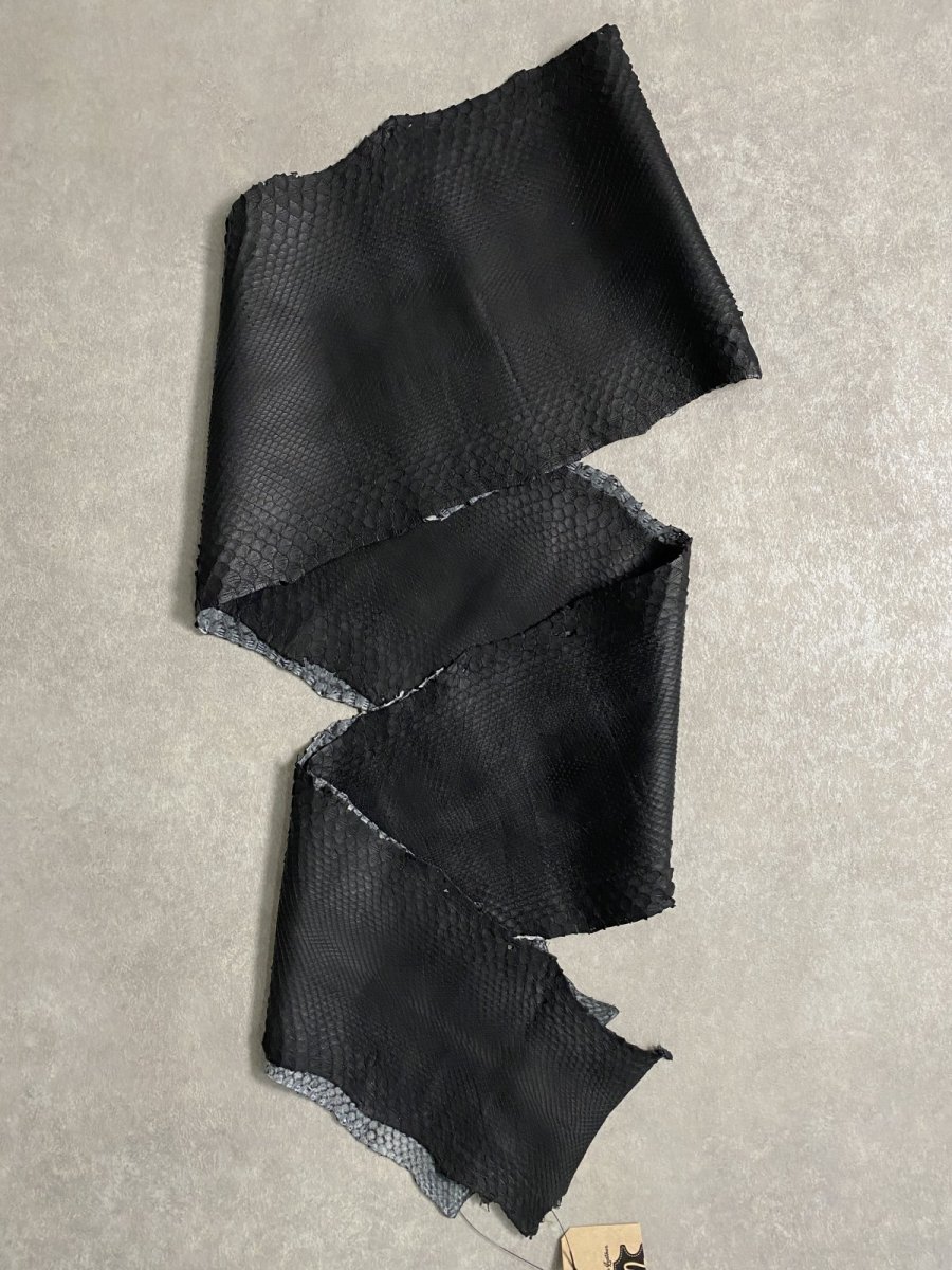 画像1: ダイヤモンドパイソン　ヘビ革　マットブラック  F/C  251cm　蛇革　エキゾチックレザー (1)