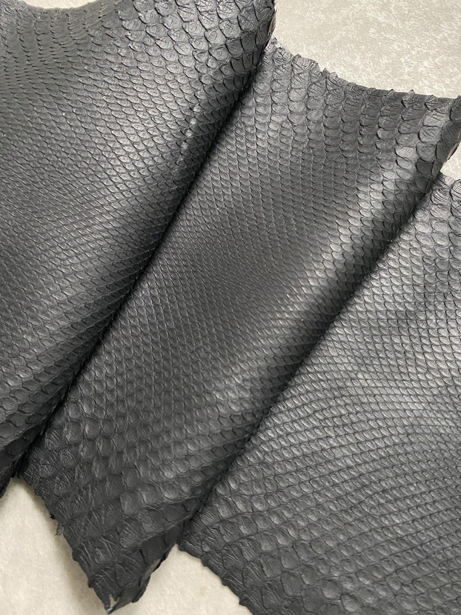 画像2: ダイヤモンドパイソン　ヘビ革　マットブラック  F/C  251cm　蛇革　エキゾチックレザー (2)