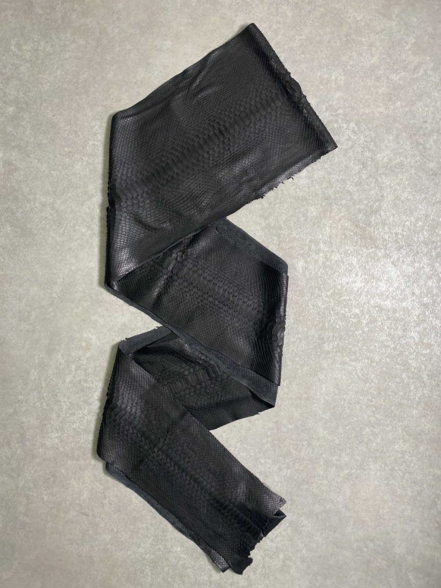 画像1: ダイヤモンドパイソン　ヘビ革　マットブラック  B/C　365cm　蛇革　エキゾチックレザー (1)