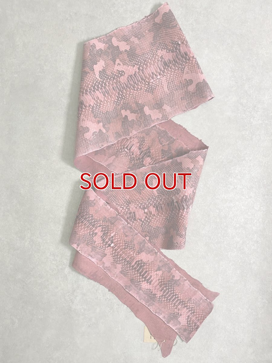 画像1: ダイヤモンドパイソン　ヘビ革　迷彩ピンク  B/C　330cm　蛇革　エキゾチックレザー (1)