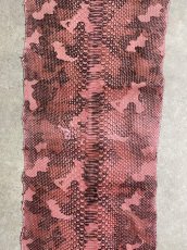画像2: ダイヤモンドパイソン　ヘビ革　迷彩ピンク  B/C　330cm　蛇革　エキゾチックレザー (2)