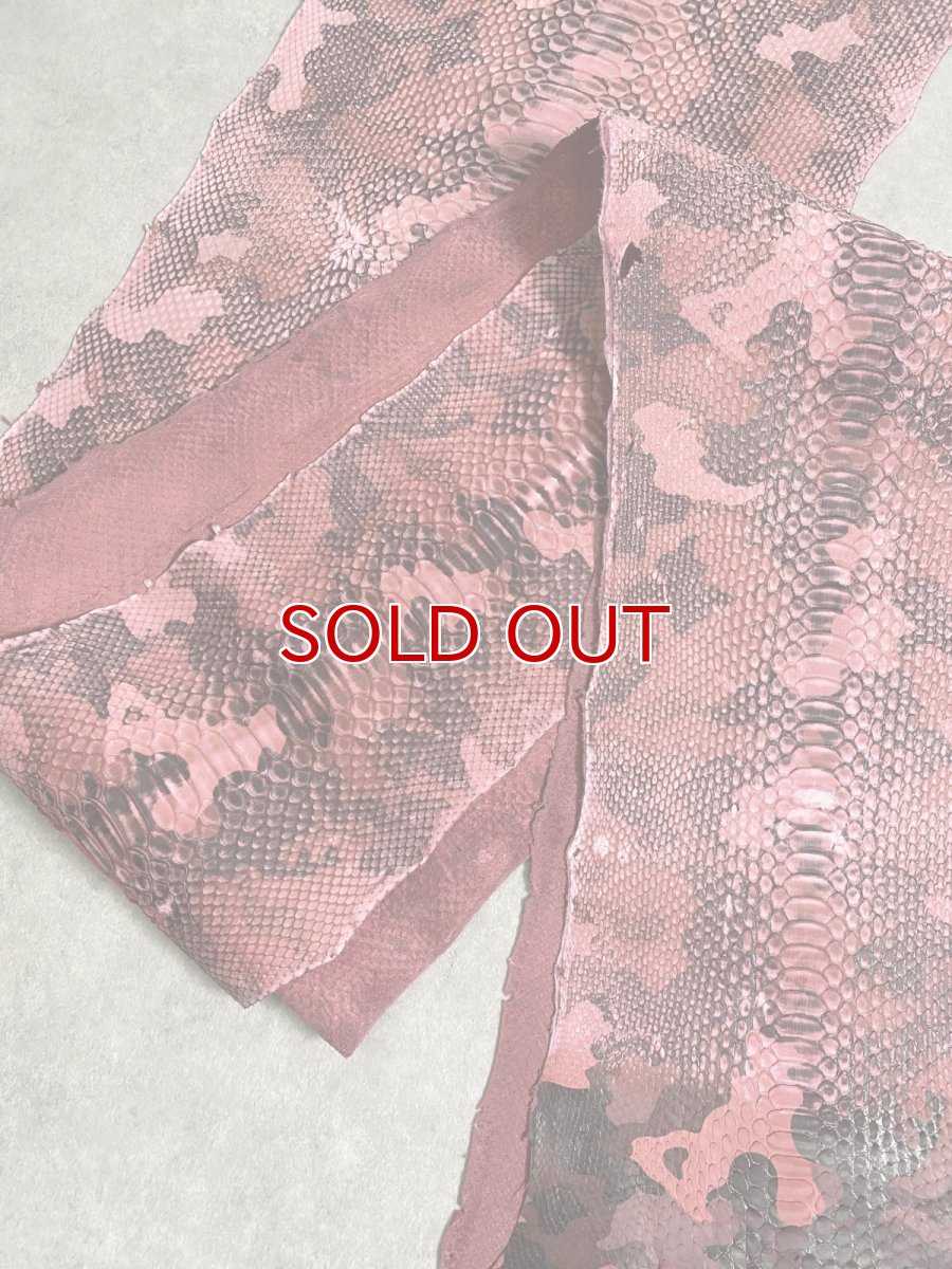 画像4: ダイヤモンドパイソン　ヘビ革　迷彩ピンク  B/C　330cm　蛇革　エキゾチックレザー (4)