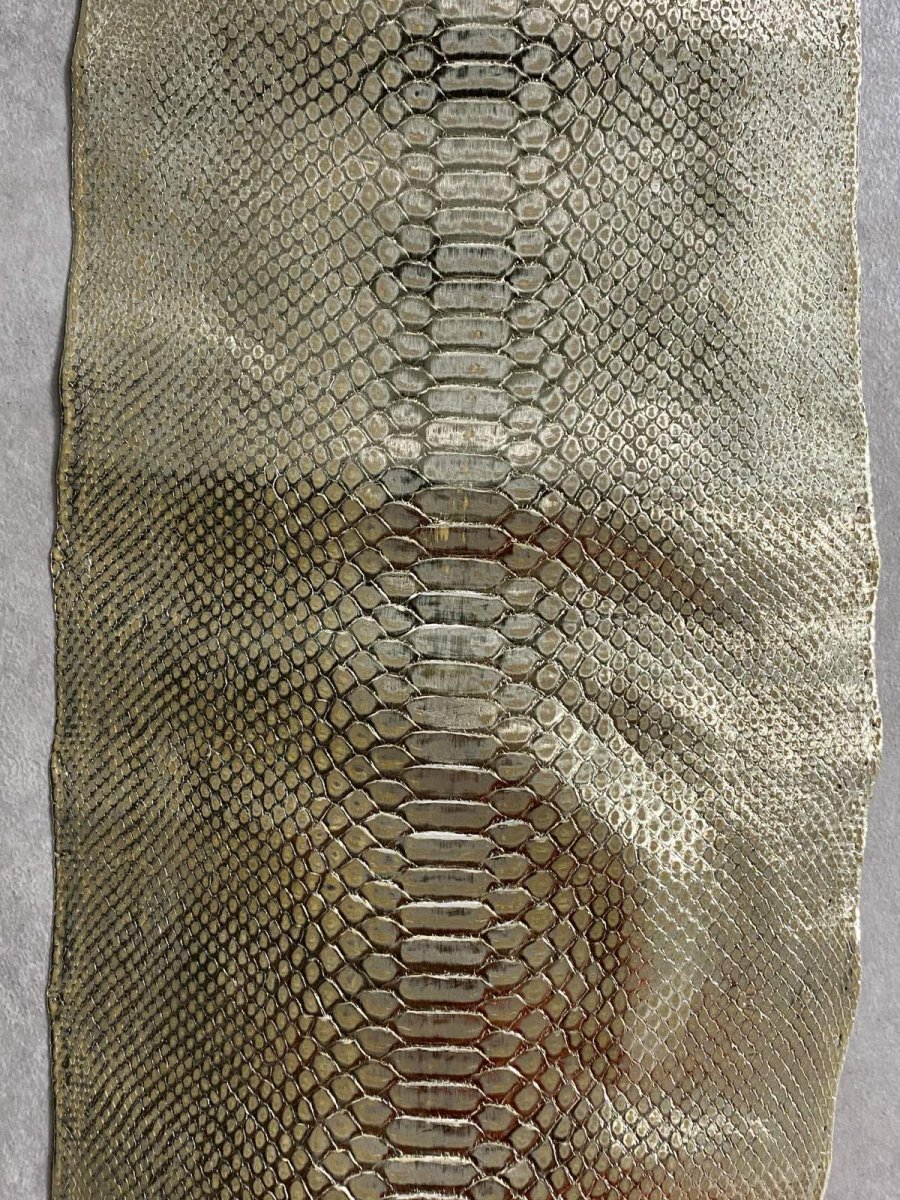 画像2: ダイヤモンドパイソン　ゴールド吟スリ　274cm　ヘビ革 (2)
