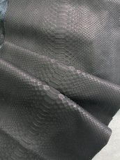 画像2: ダイヤモンドパイソン　ヘビ革　マットブラック  B/C 342cm　蛇革　エキゾチックレザー (2)