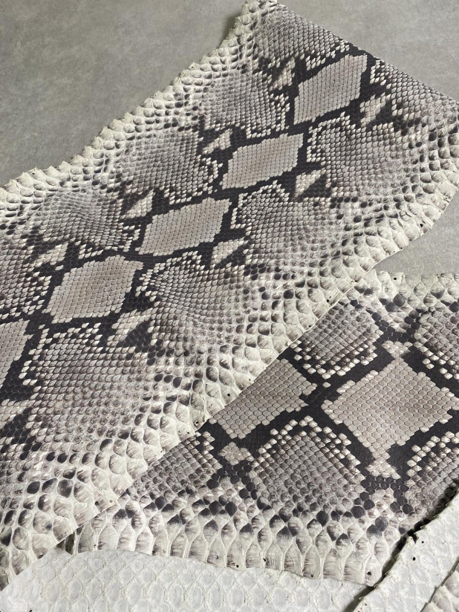 画像4: ダイヤモンドパイソン　ヘビ革　ナチュラル　ツヤなし  F/C　372cm　蛇革　エキゾチックレザー (4)