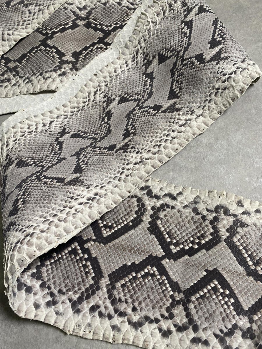 画像5: ダイヤモンドパイソン　ヘビ革　ナチュラル　ツヤなし  F/C　372cm　蛇革　エキゾチックレザー (5)