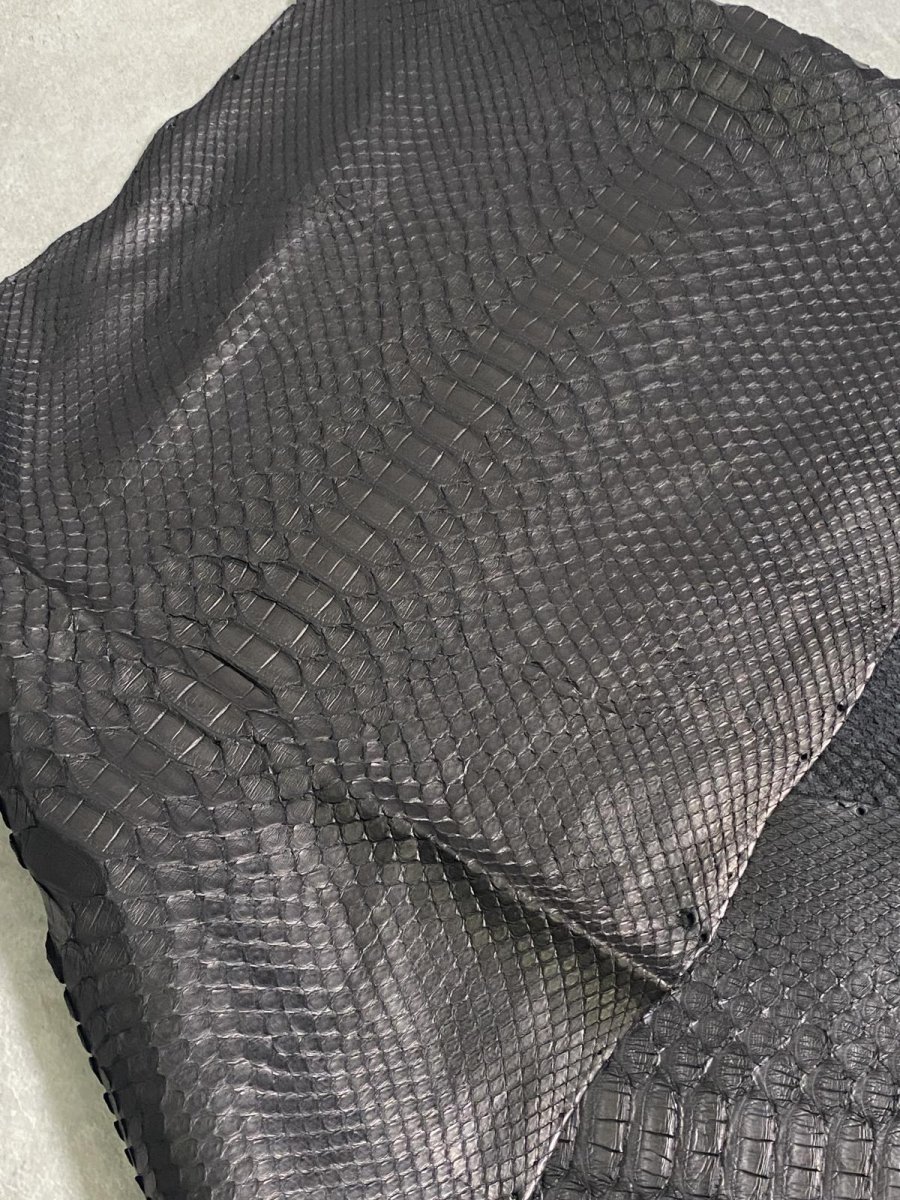 画像4: ダイヤモンドパイソン　ヘビ革　マットブラック  B/C　350cm　蛇革　エキゾチックレザー (4)
