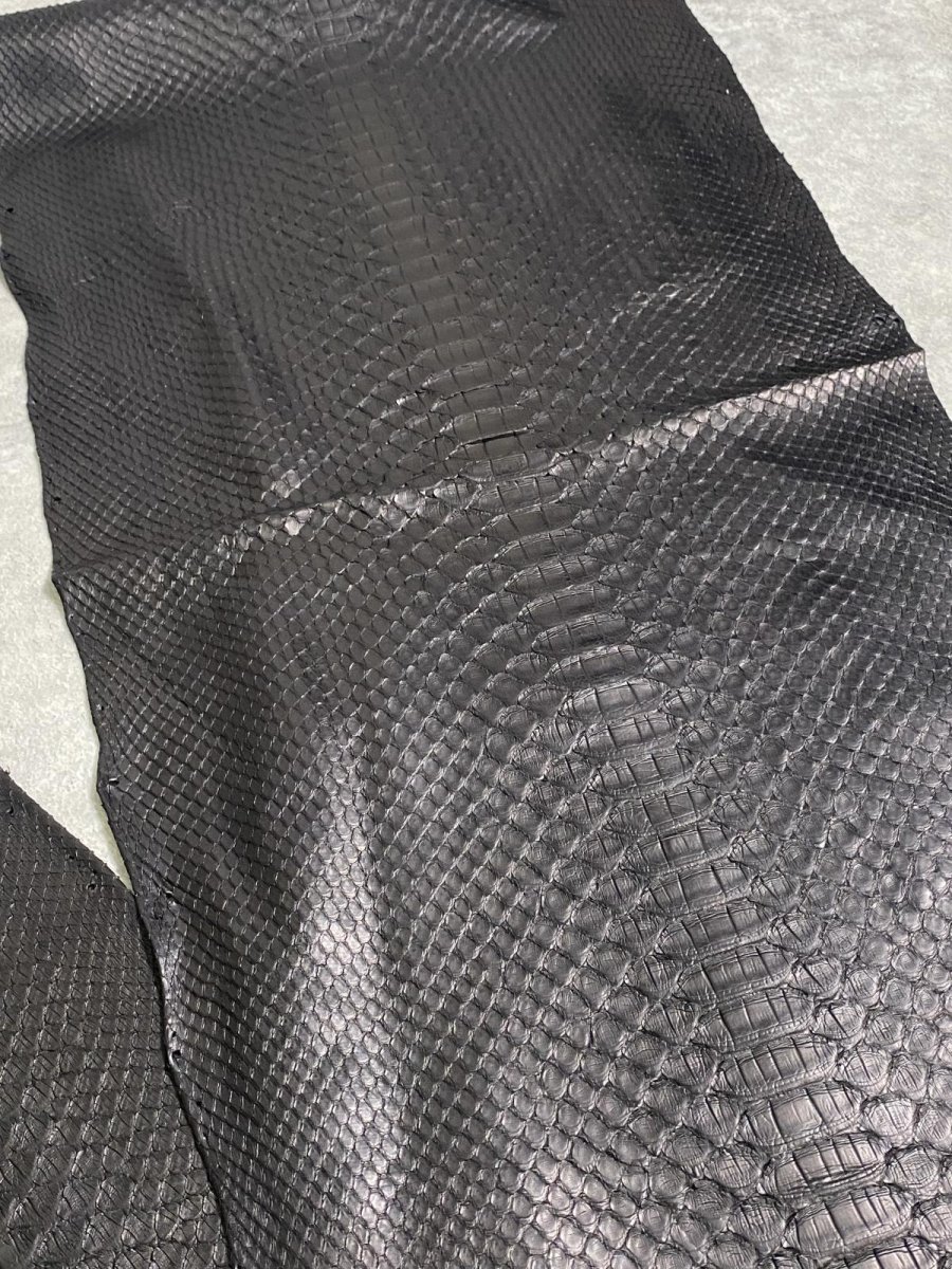 画像5: ダイヤモンドパイソン　ヘビ革　マットブラック  B/C　350cm　蛇革　エキゾチックレザー (5)