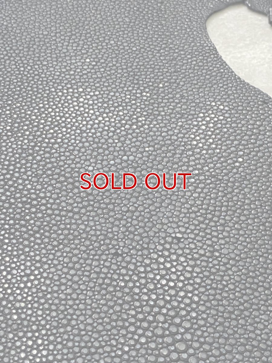 画像4: スティングレイ　ブラック　吟スリ　ぼうし型ハギレＬサイズ　エイ革　ガルーシャ (4)