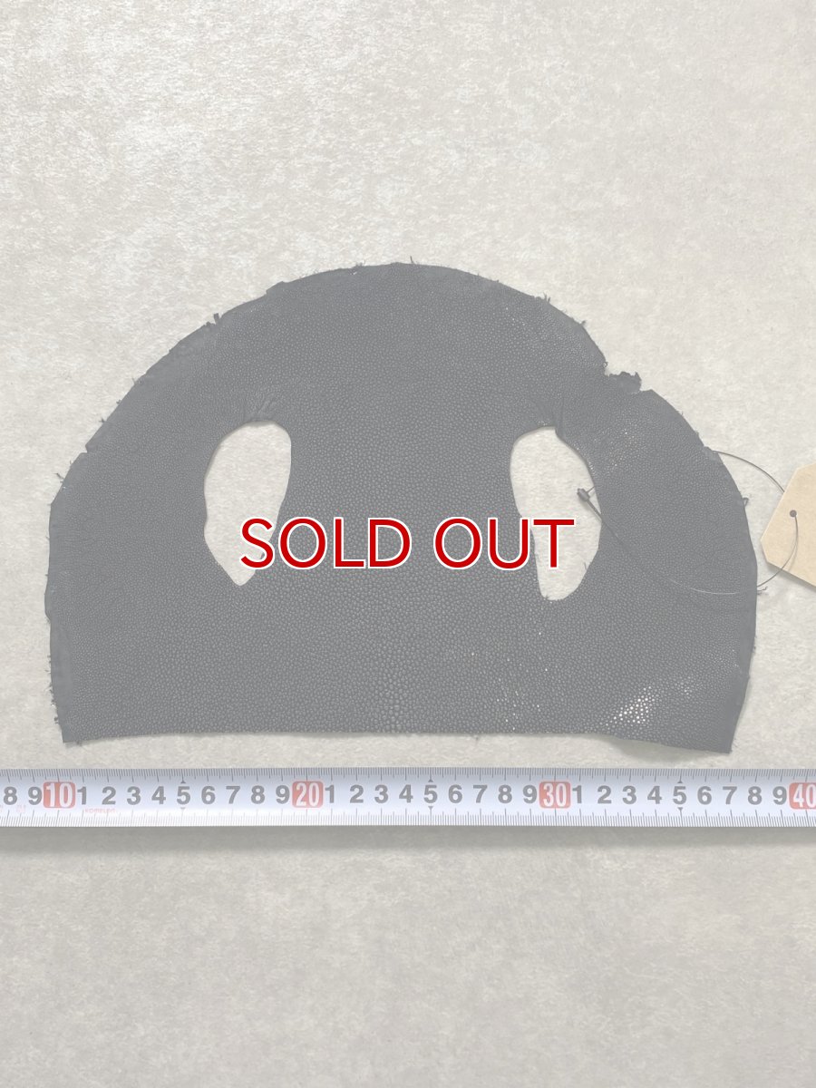 画像6: スティングレイ　ブラック　吟スリ　ぼうし型ハギレＬサイズ　エイ革　ガルーシャ (6)