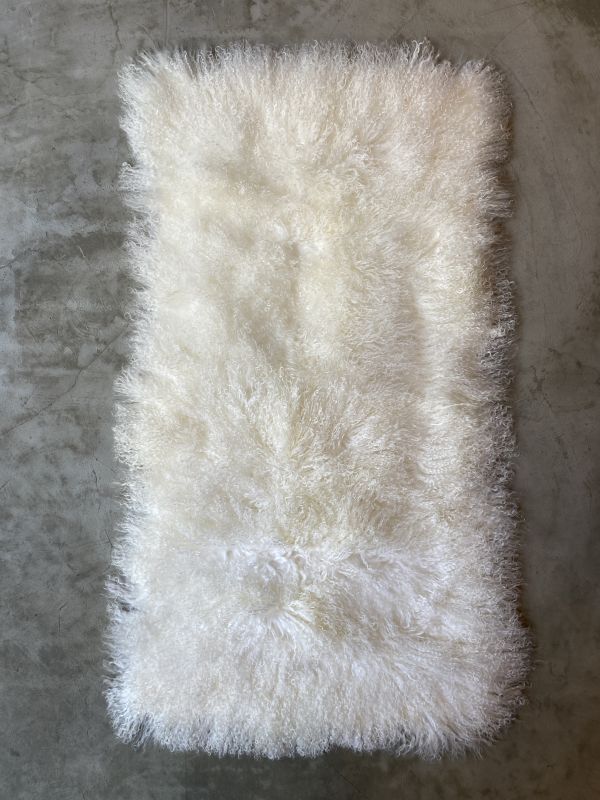 チベットラム毛皮　プレート　ホワイト